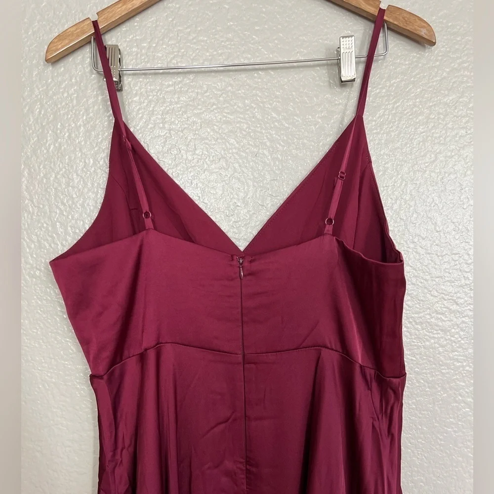 NWOT Ode To Love Burgundy Satin Maxi Dress - Picture 5 of 8